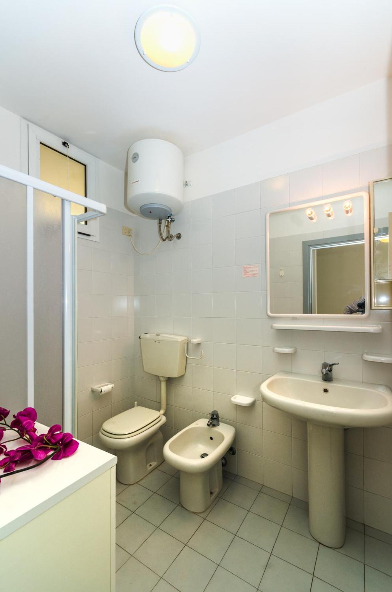 Residence Pinewood Бибионе Экстерьер фото