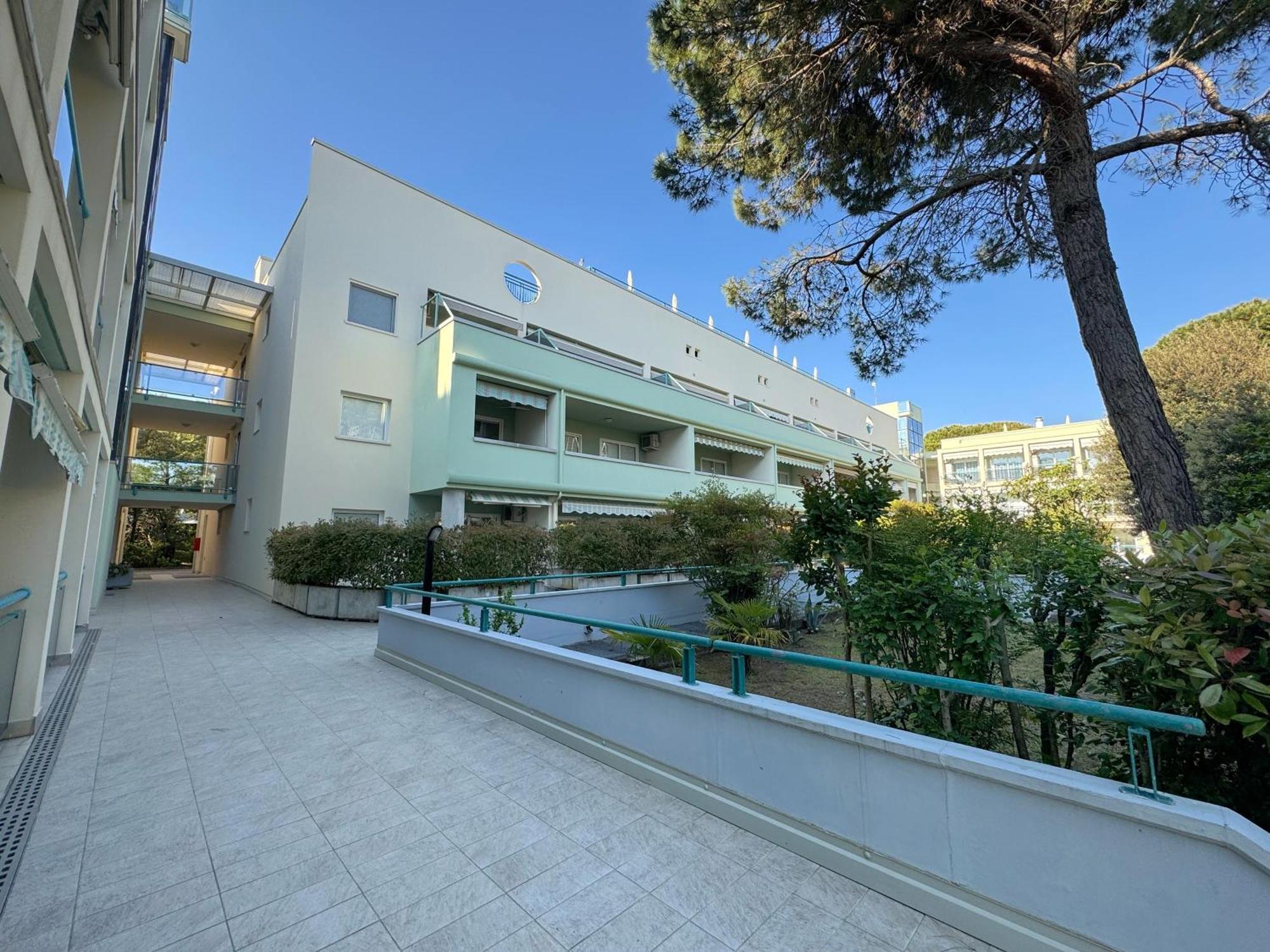 Residence Pinewood Бибионе Экстерьер фото