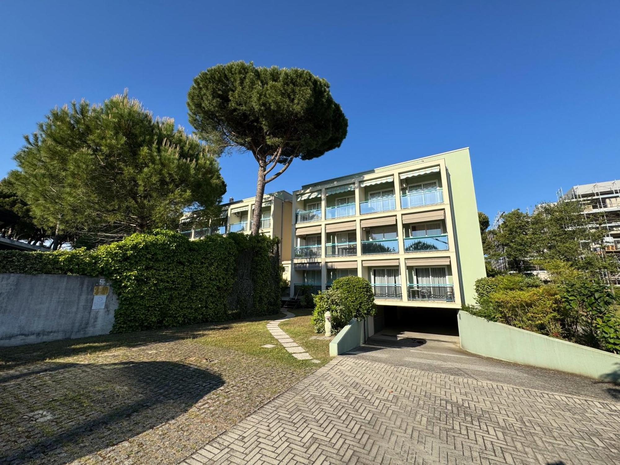 Residence Pinewood Бибионе Экстерьер фото