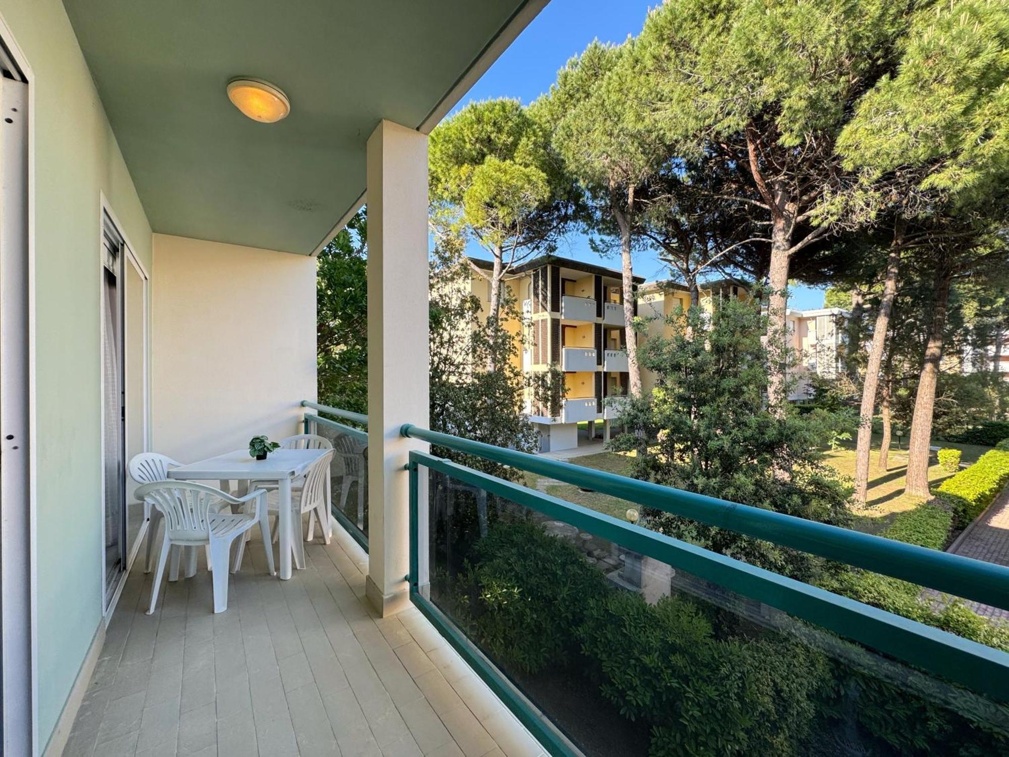 Residence Pinewood Бибионе Экстерьер фото